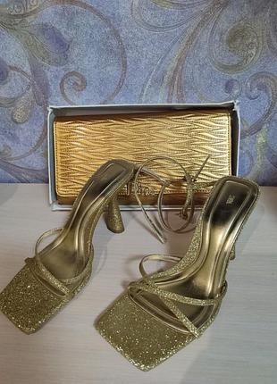 Стильнa сумочка золота