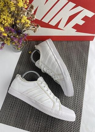 Кросівки adidas