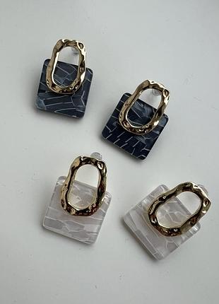 Сережки білий перламутр і темно-сірі (мармур)