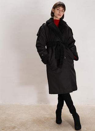 Черное пальто с эко мехом под мериноса