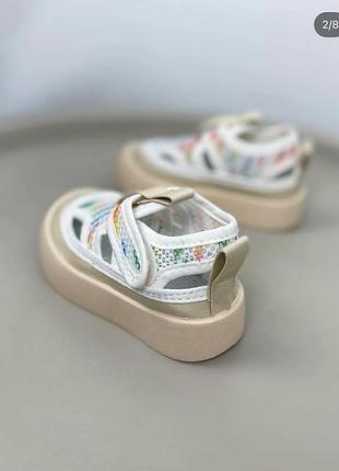 Босоніжки дитячі 2