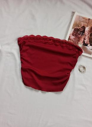 Бордовий топ бандо у рубчик з драпіруванням та мереживом/з бантиком