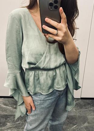 Романтична блузка з довгими руками у стилі бохо