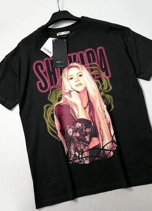 Новая черная свободная футболка в принт pull&bear