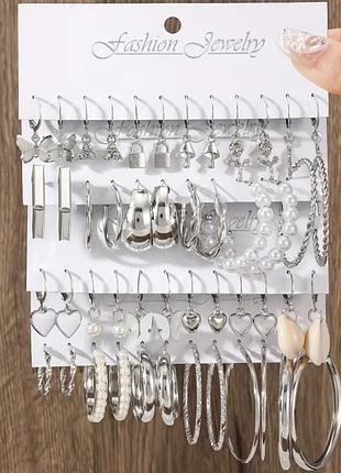 Один набор из четырех модных серьг из сплава для женщин, винтажный панк-стиль с искусственными жемчугами. один набор на выбор (писать в личные)