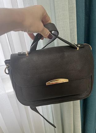 Сумка коричневого кольору в хорошому стані