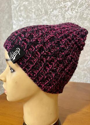 Красива шапка люрекс на дівчинку