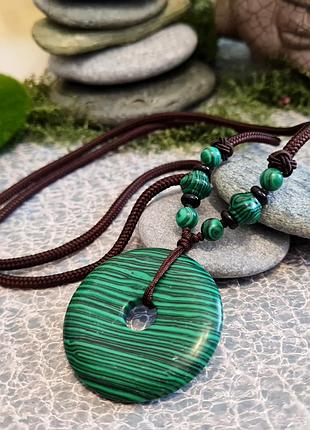 🔺💚✨ кулон "донат" на шнурке натуральный камень малахит пресс.