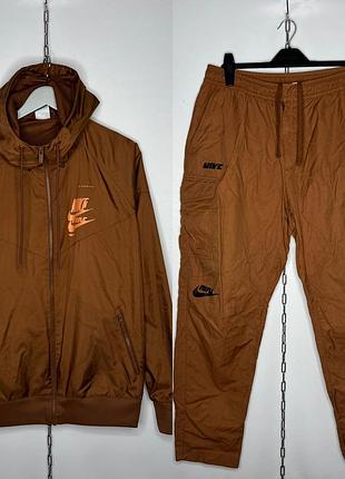 Оригінальний дуже крутий нейлоновий спортивний костюм nike nsw swoosh з нових колекцій