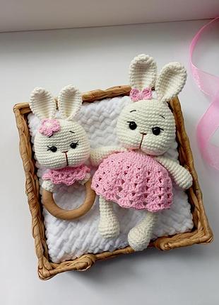 Набор для новорожденной девочки, вязаная погремушка, игрушка зайчик, зайка, подарок на погружение, выписку