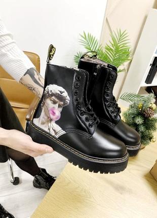 Зимние женские ботинки на меху dr. martens черные (др. мартинс, черевики)