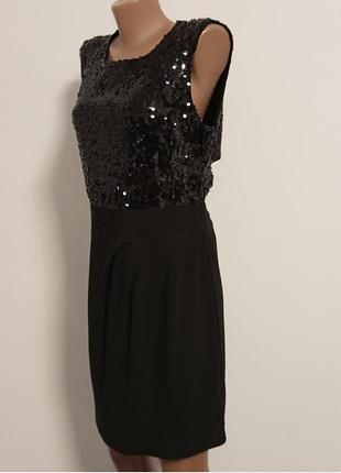 Вискозное платье с пайетками 
     100%. вискоза