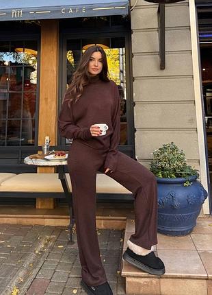 Костюм жіночий