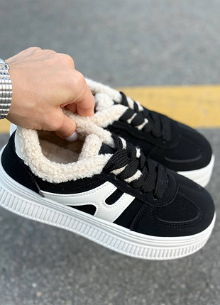 Якісні стильні зручні утеплені чорні кросівки, хайтопи в наявності, люксова новинка