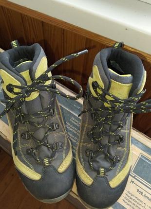 Кроссовки (сапоги, ботинки)высокие трекинковые. р35
