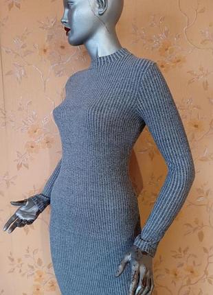 Сіре стильне базове плаття міді сукня в рубчик