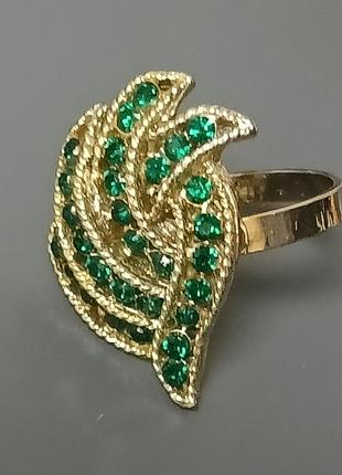 Каблочка с кристаллами в позолоте