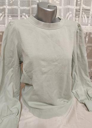 Свитшот с объемными рукавами