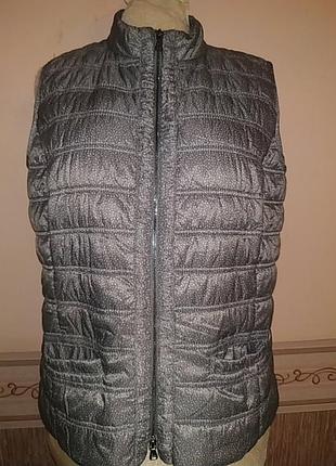Красивая,качественная,легчайшая,тепленькая, жилетка оригинал. gerry weber.