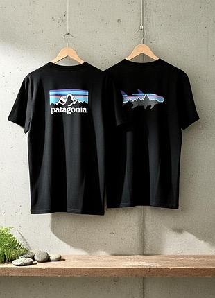 Чорна футболка patagonia з принтом