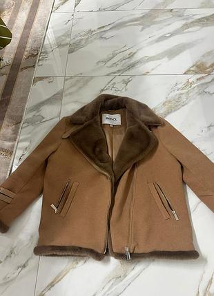 Майже нове пальто