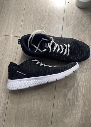 Мужские кроссовки