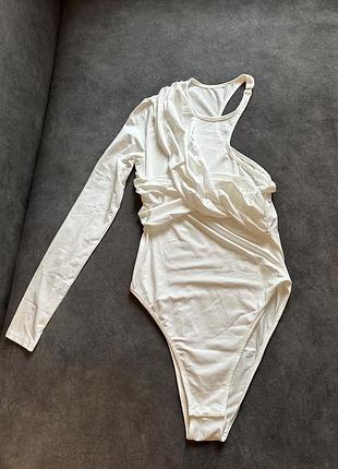 Асиметричне боді на одне плече, біле