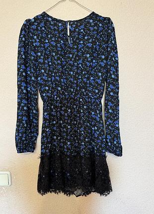 Продаю дуже гарну сукню квіткового принту. розмір сукні xs/s. тканина 100% віскоза, приємна до тіла. стан сукні нової.