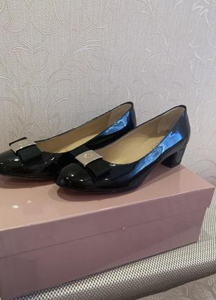 Жіночі туфлі carlo pazolini, лакові, 37,5 розмір, абсолютно нові.