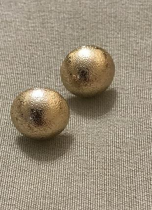 Красиві сережки пусети