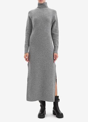 Довга трикотажна тепла сукня з високою горловиною з вовною