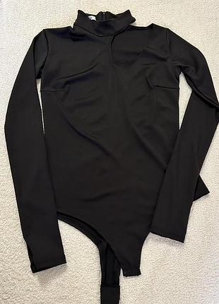 Боді з вирізом