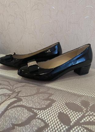 Женские туфли carlo pazolini, лаковые, 37,5 размер, абсолютно новые.2 фото