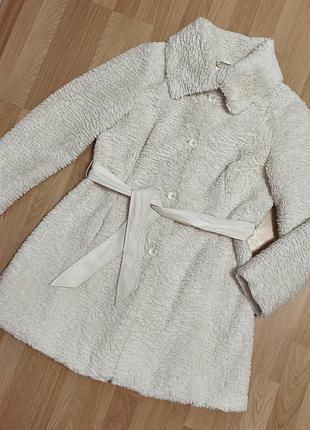 Женское пальто из искусственного меха