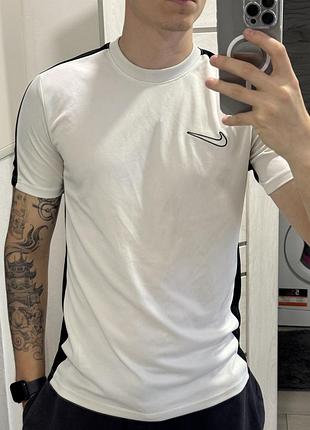 Футболка nike dri-fit