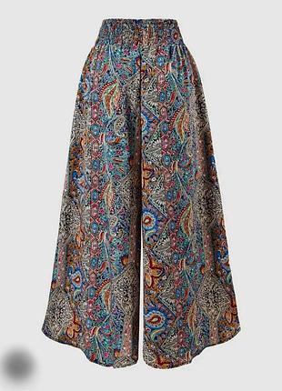 Костюм в принт.