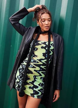 Платье urban outfitters мини обтягивающее женское коктейльное на бретельках с абстрактным принтом салатовое черное размер m