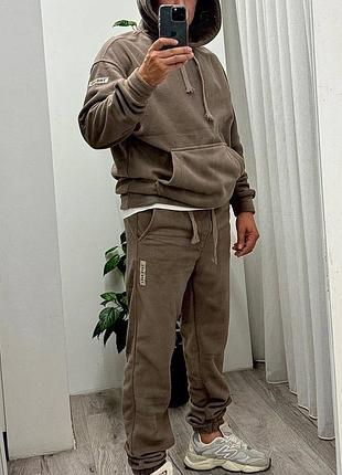 Чоловічий костюм