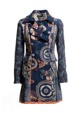 Женское брендовое пальто, размер 38. бренда desigual.
в идеальном состоянии. 
ткань плотная, хорошего качества, держит форму. 
на гудзиках.