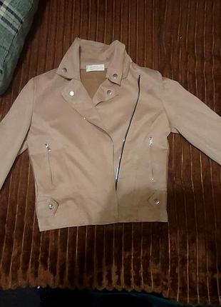 Косуха бежева замшева