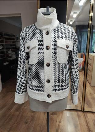 Жакет жіночий чорно-білий.