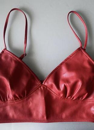 Кожаный топ красный
