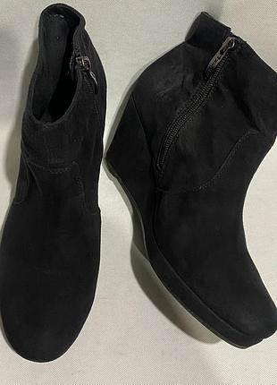 Жіночі черевики, ботильйони 39 розміру