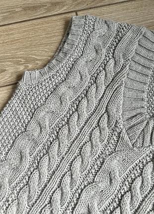 Жилет вʼязаний