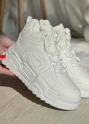 Жіночі зимові білі кросівки