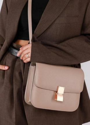 Сумка кожаная женская бежевая сумочка стильная модная дорогая celine box клатч кроссбоди4 фото