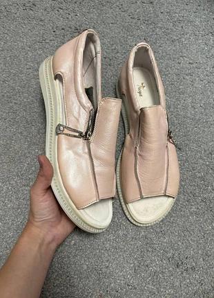 Босоножки женоси на широкую ногу кожаные розовые