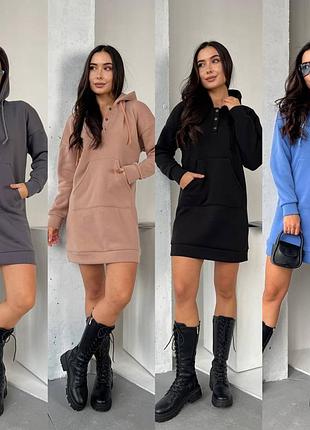 Теплое на флисе платье-туника платье-худи с капюшоном в спортивном стиле