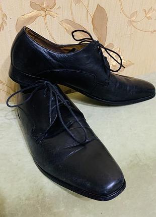 Фірмові шкіряні туфлі 43 р. устлілка 29,5 см.