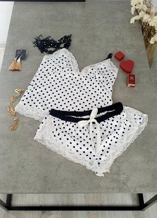 Белая сатиновая пижама в горошек с кружевом boux avenue